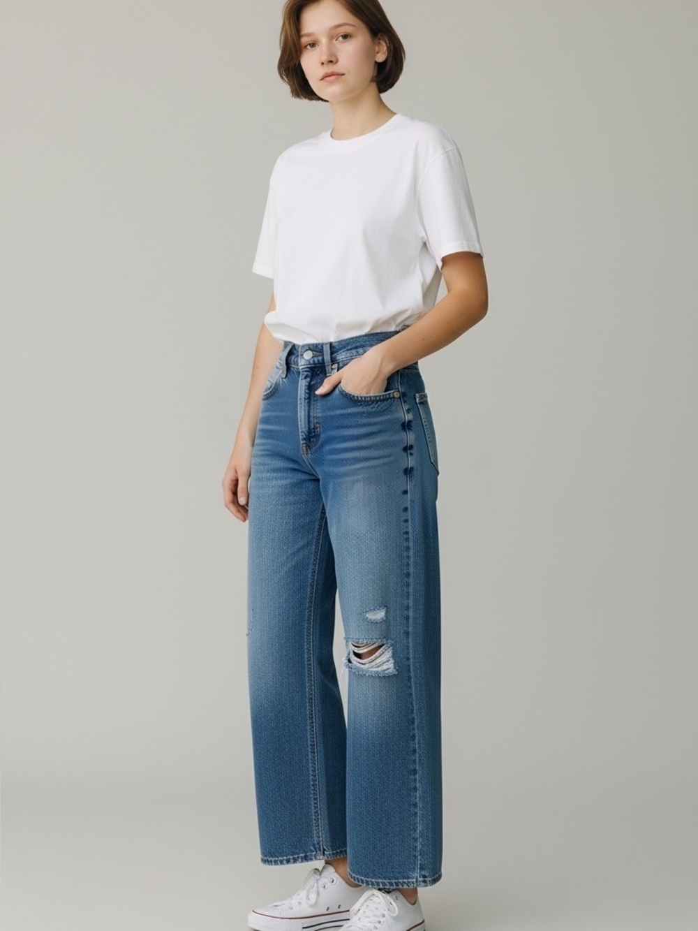Levi’s (25) Premium Ribcage Straight Ankle Distressed Jeans Blue